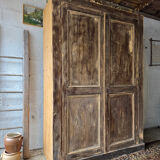 L’armoire ancienne patinée