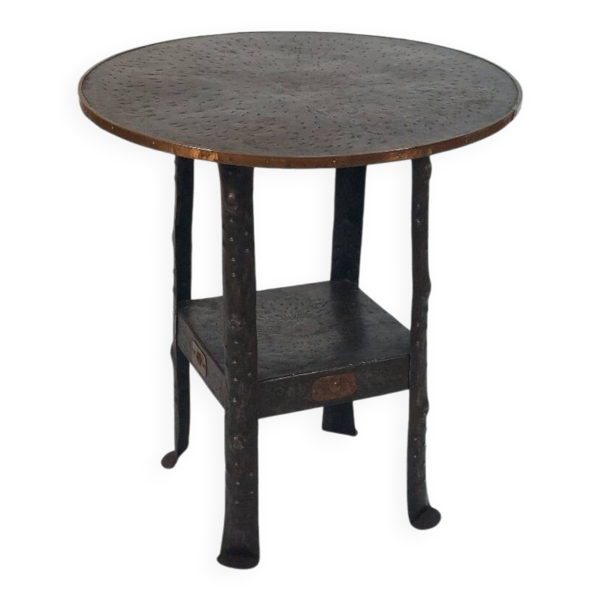 Table d'appoint viennoise antique en fer forgé, fabriquée à la main.