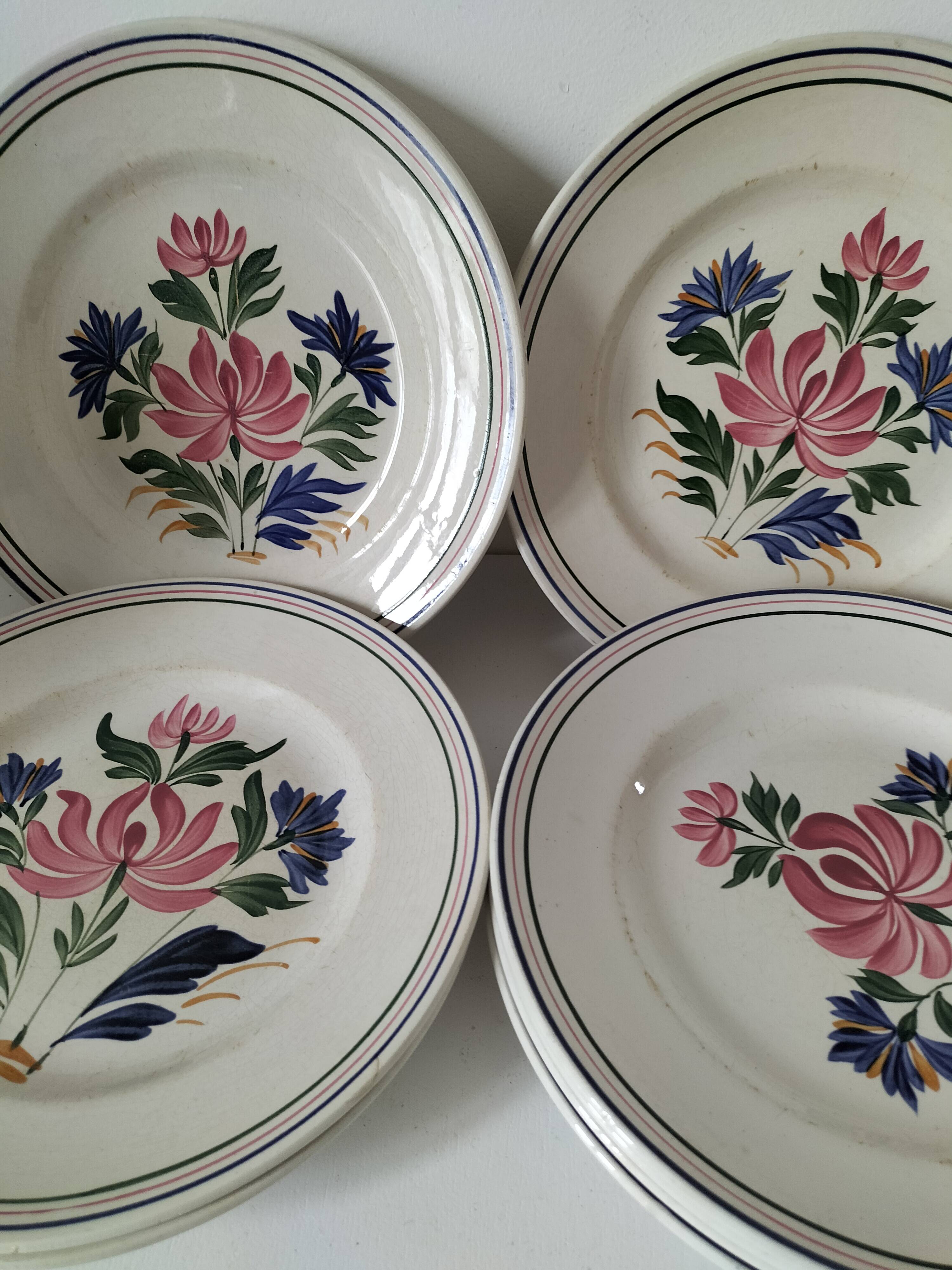 Set of 8 Saint Amand plates with stylized flower decoration 4122