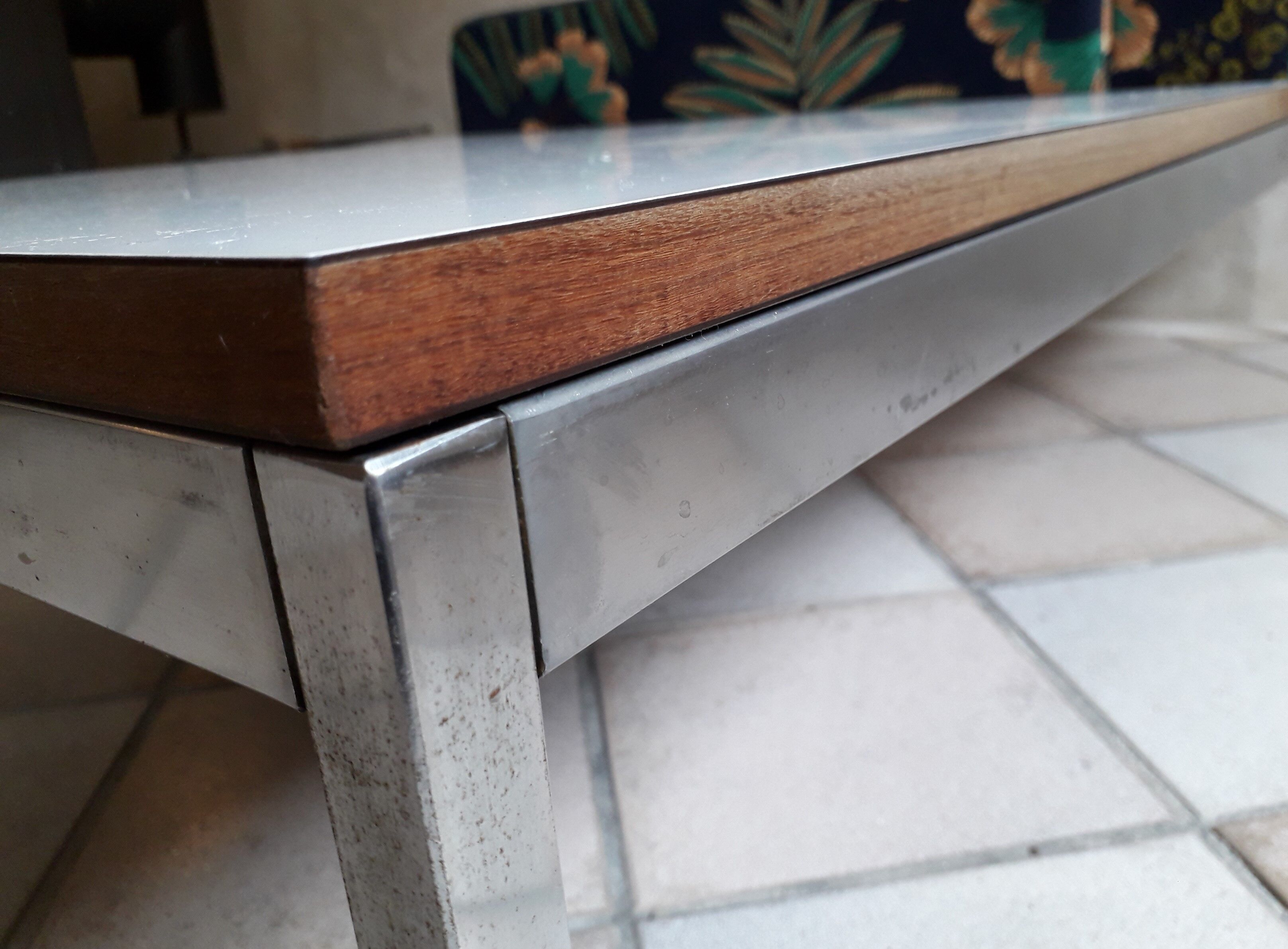 Heating assembly and coffee table