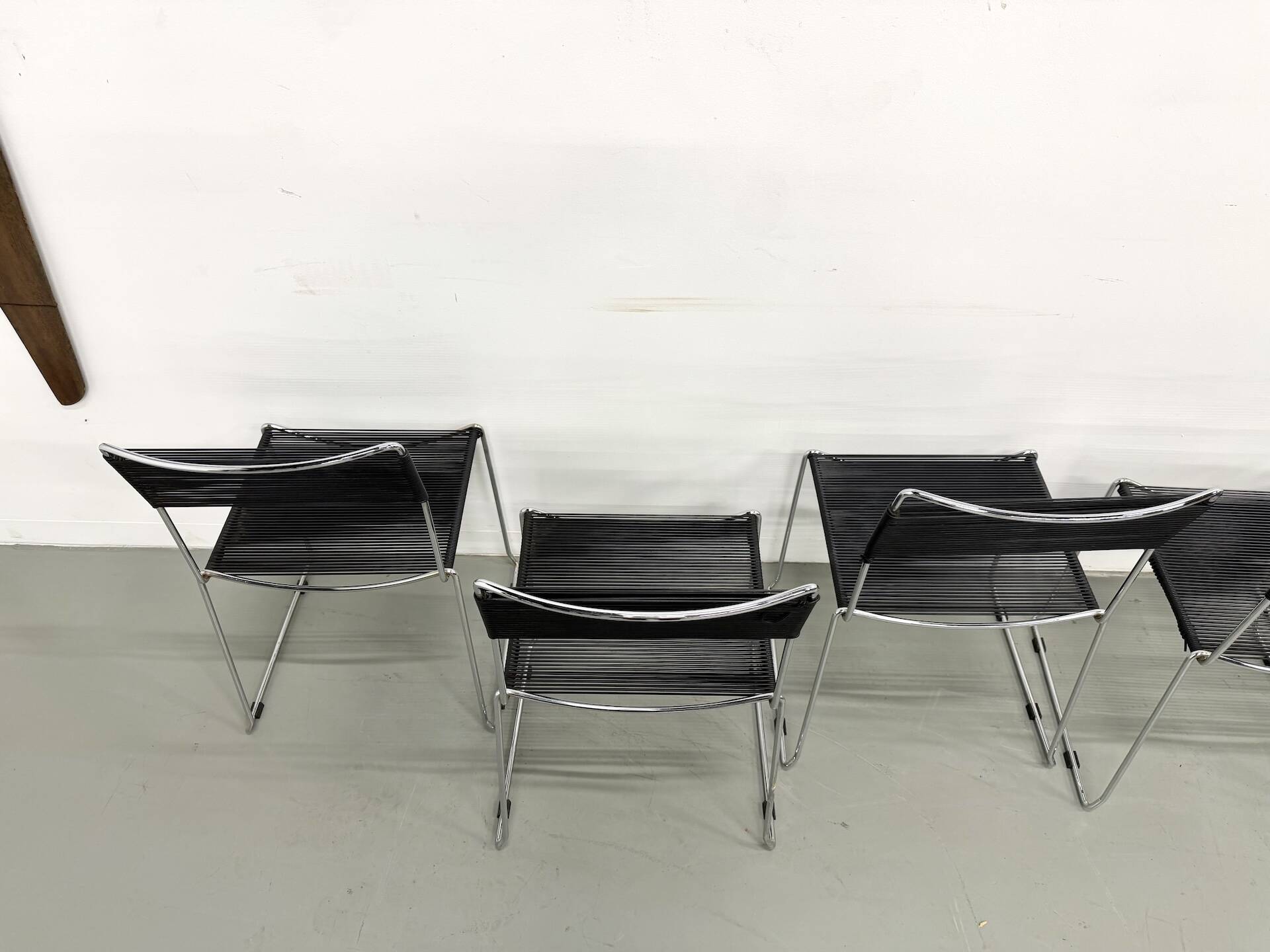 Set of 6 "Spaghetti" Chairs Italian Design 80s – Black & Chrome