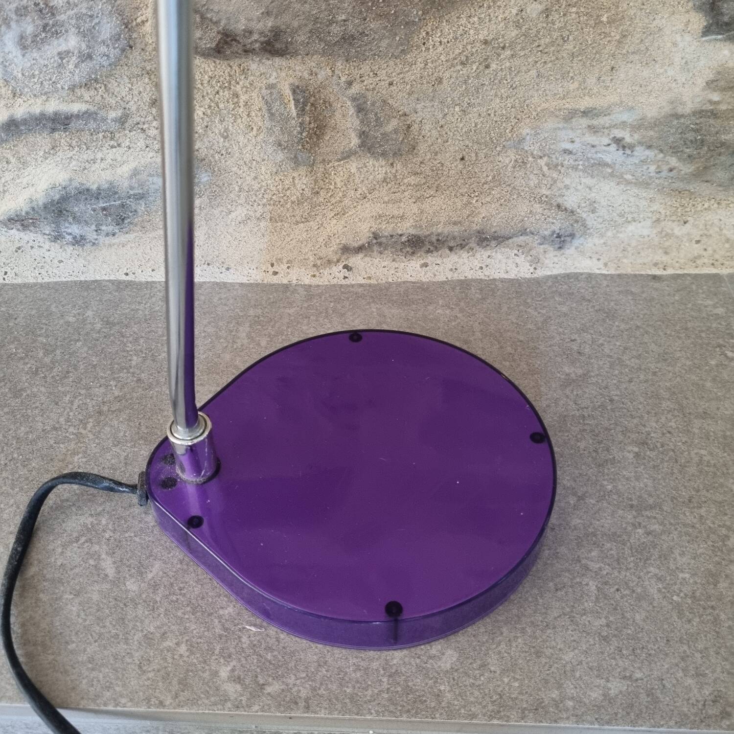 Lampe de bureau violet