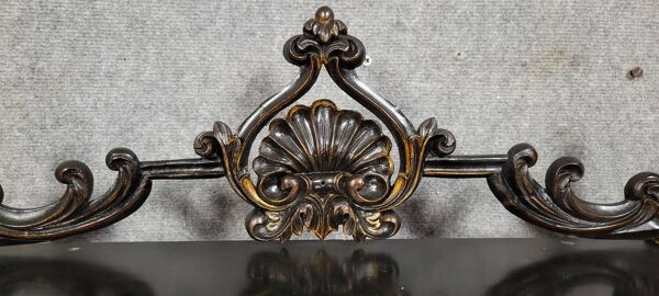 Vitrine galbée '' Boulle '' époque Napoléon III  en bois noirci et bois doré