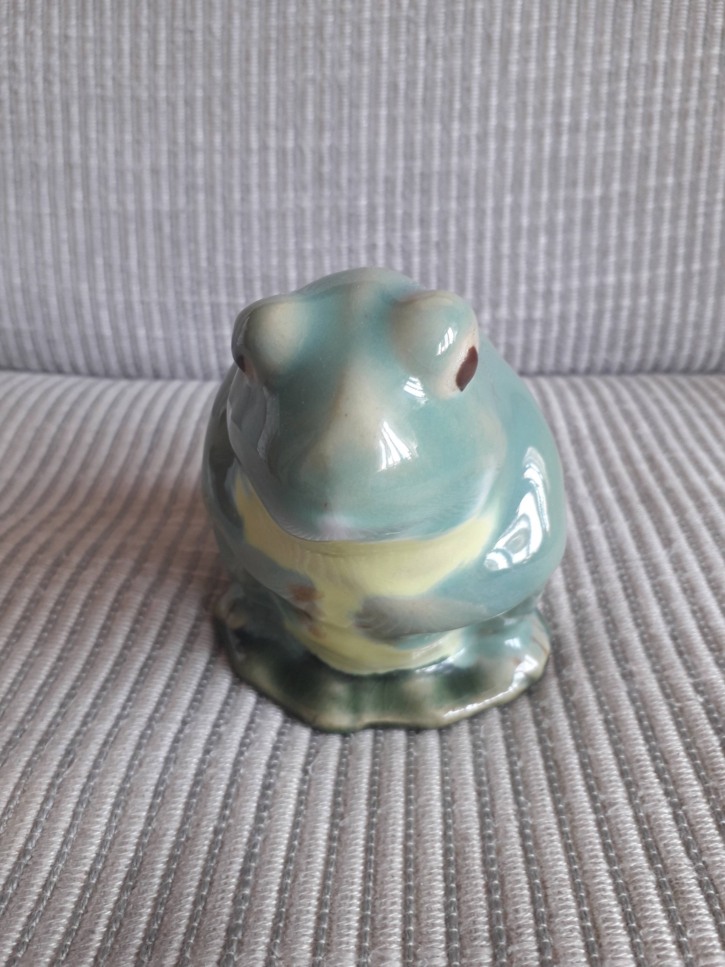 Vintage ceramic frog