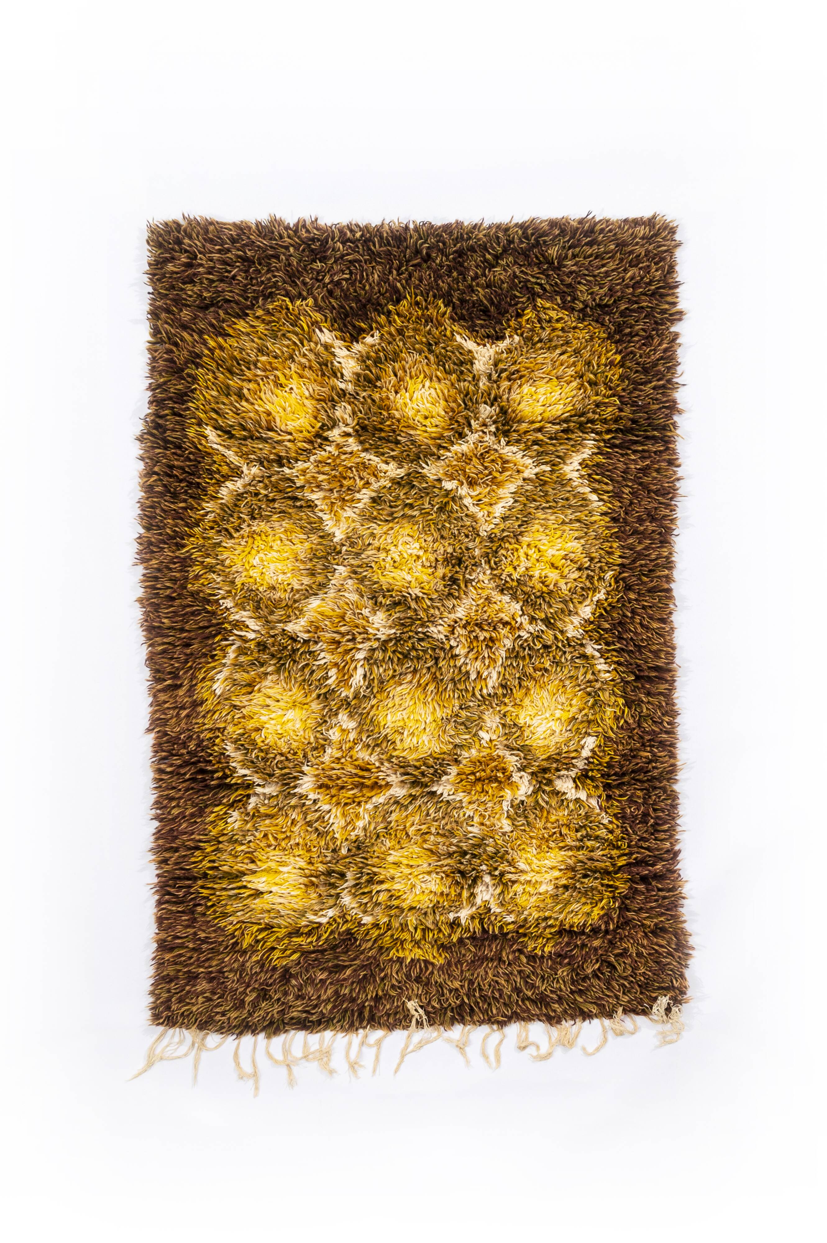 Scandinavian 20th century modern long pile (ryijy) rug by Laila Seppä. 154/