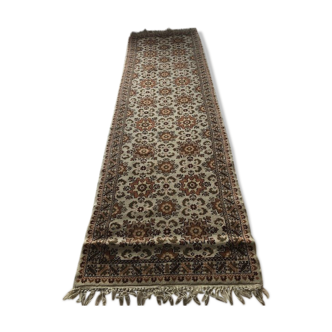 Moroccan hallway carpet - knotted dots