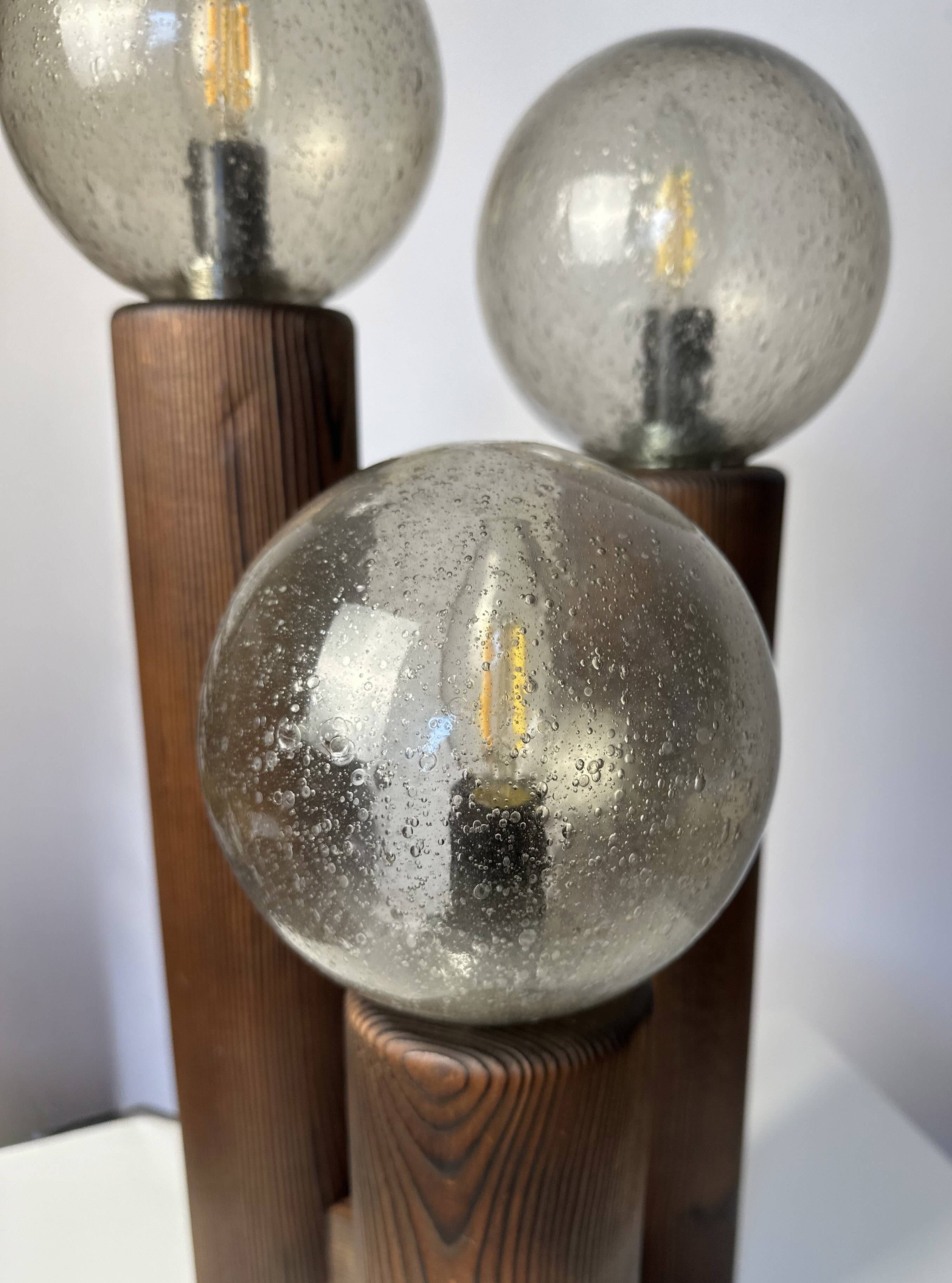 Vintage 'Model 19' Temde Leuchten table lamp in wood and hand blown glass