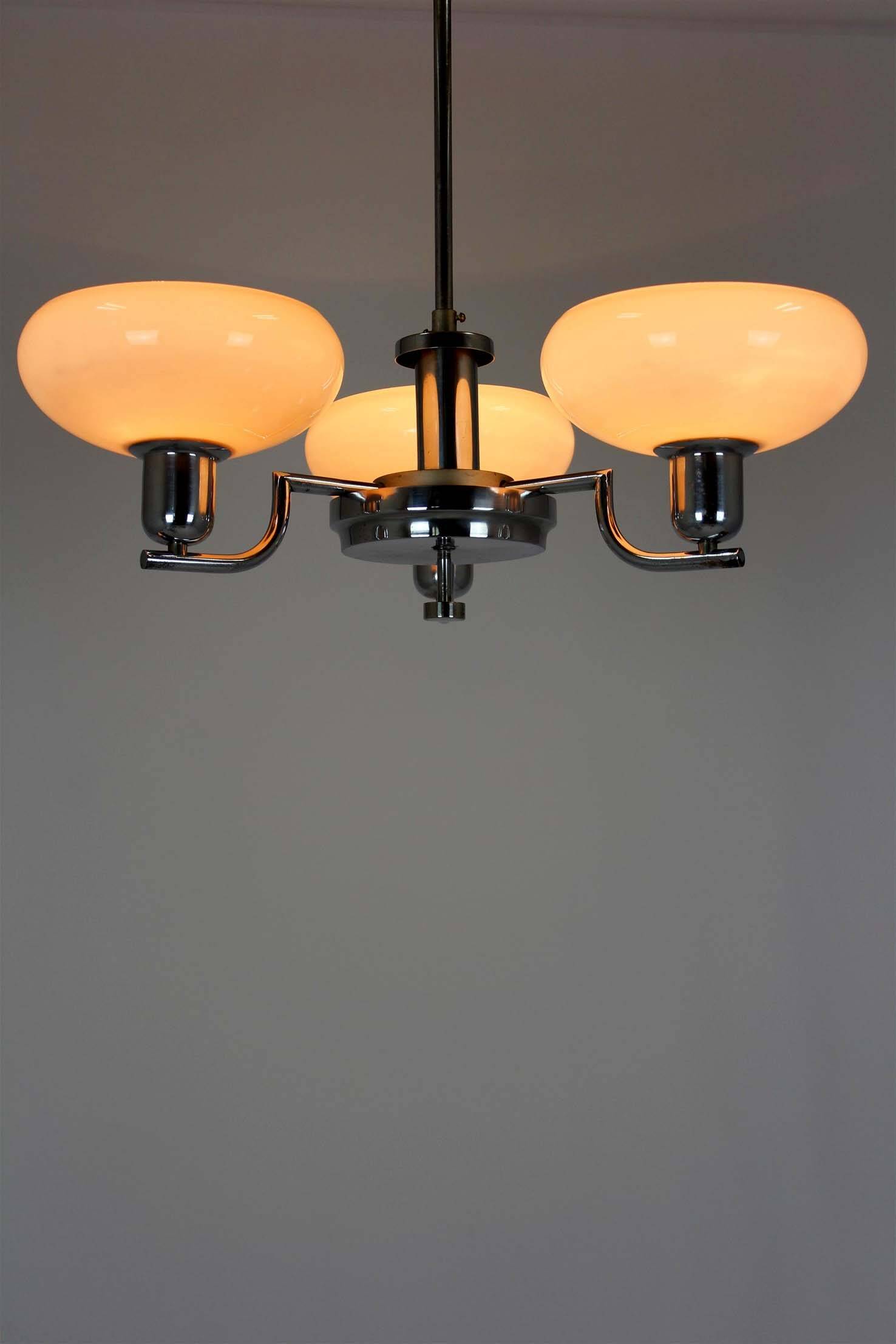 Lustre Art Déco Bauhaus chromé de Napako, ancienne Tchécoslovaquie, 1940