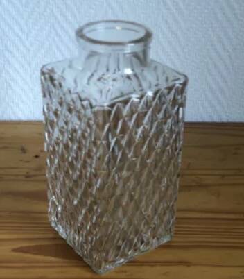 Diamond whiskey decanter