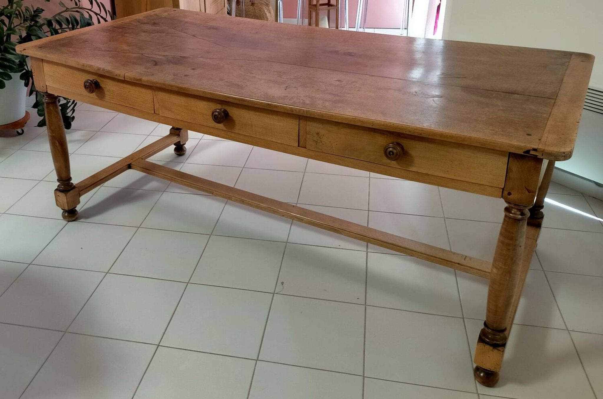 Farm table