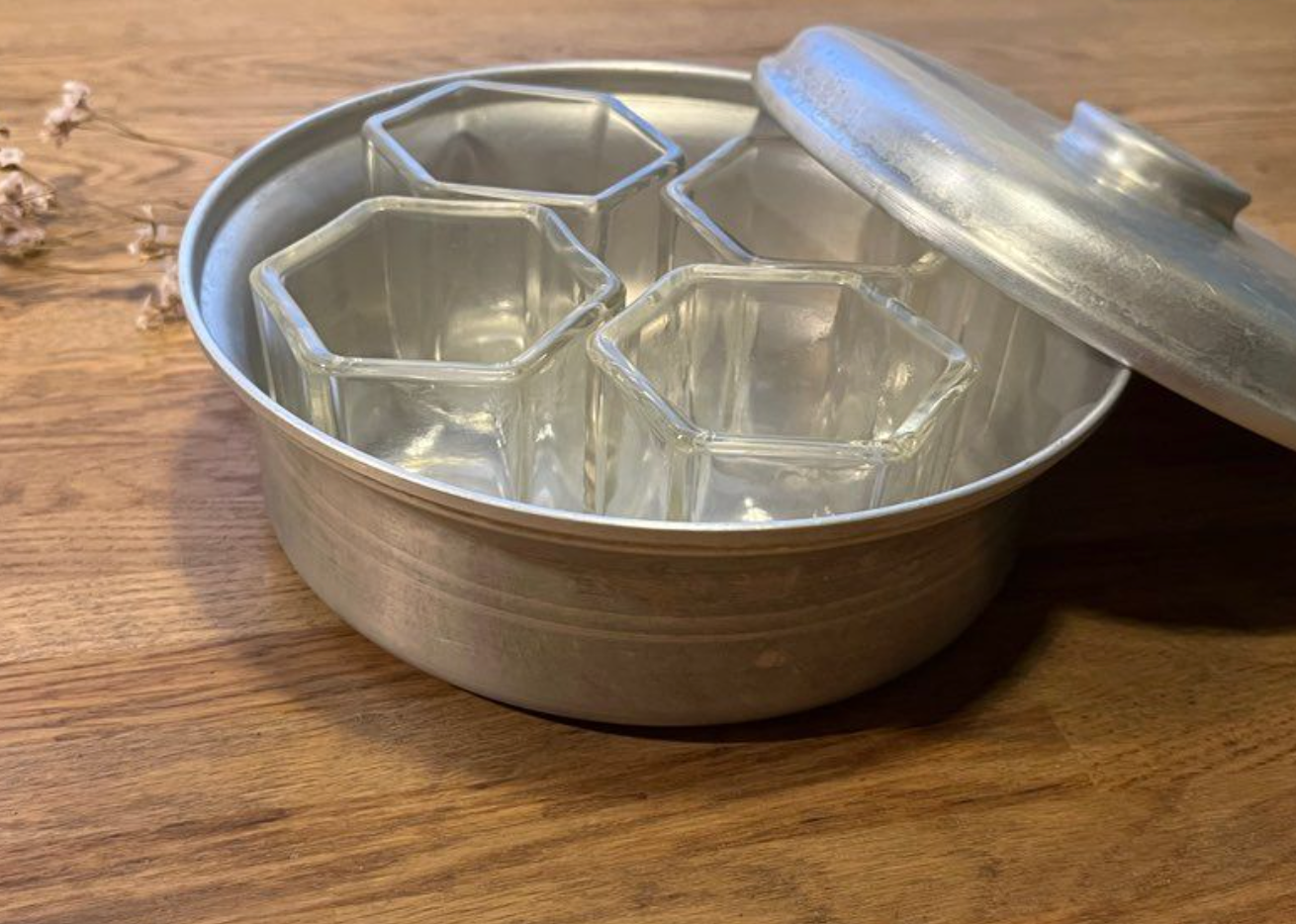 Old yogurt maker yalacta