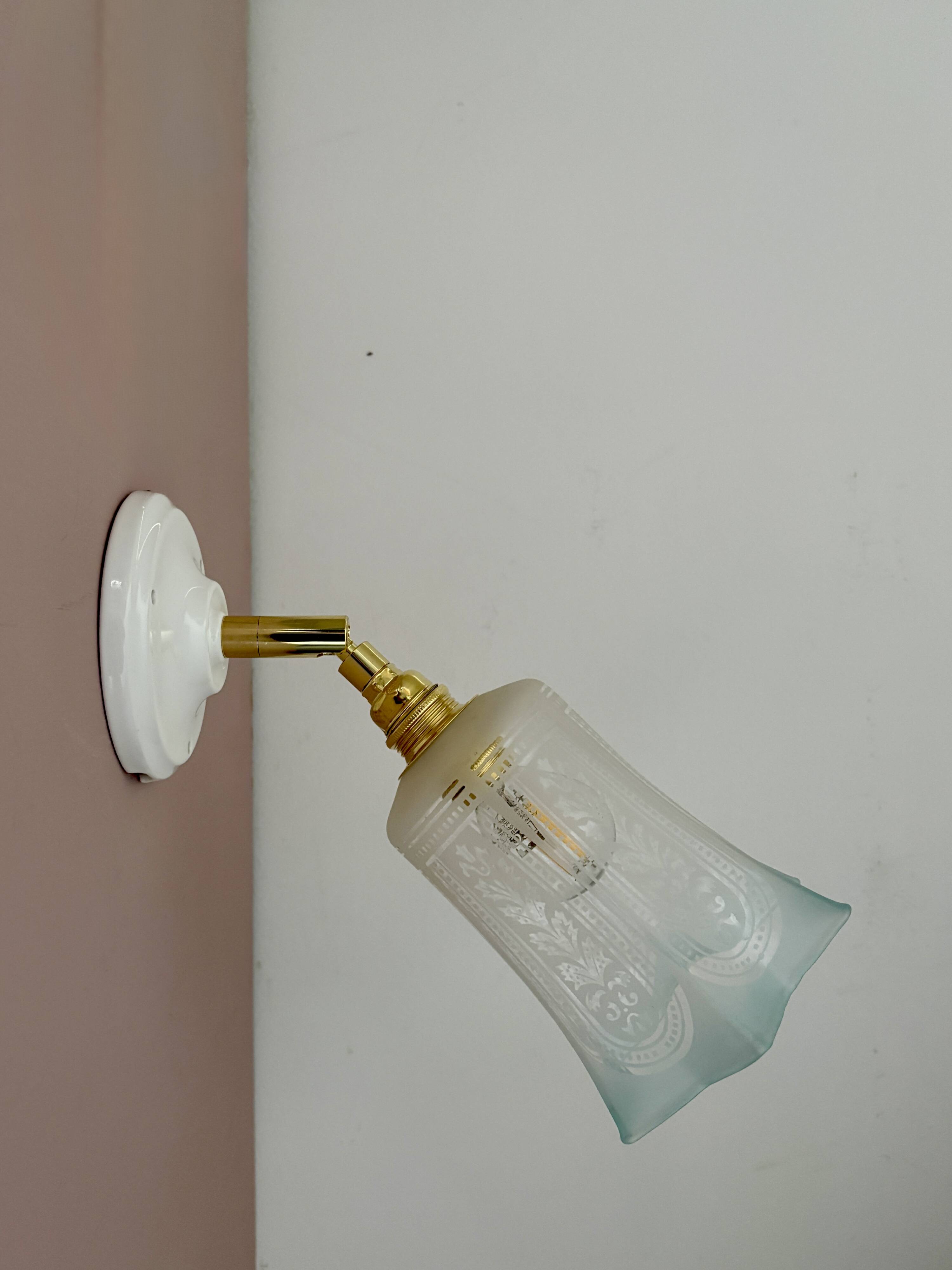 Vintage tulip wall lamp in white and blue frosted glass