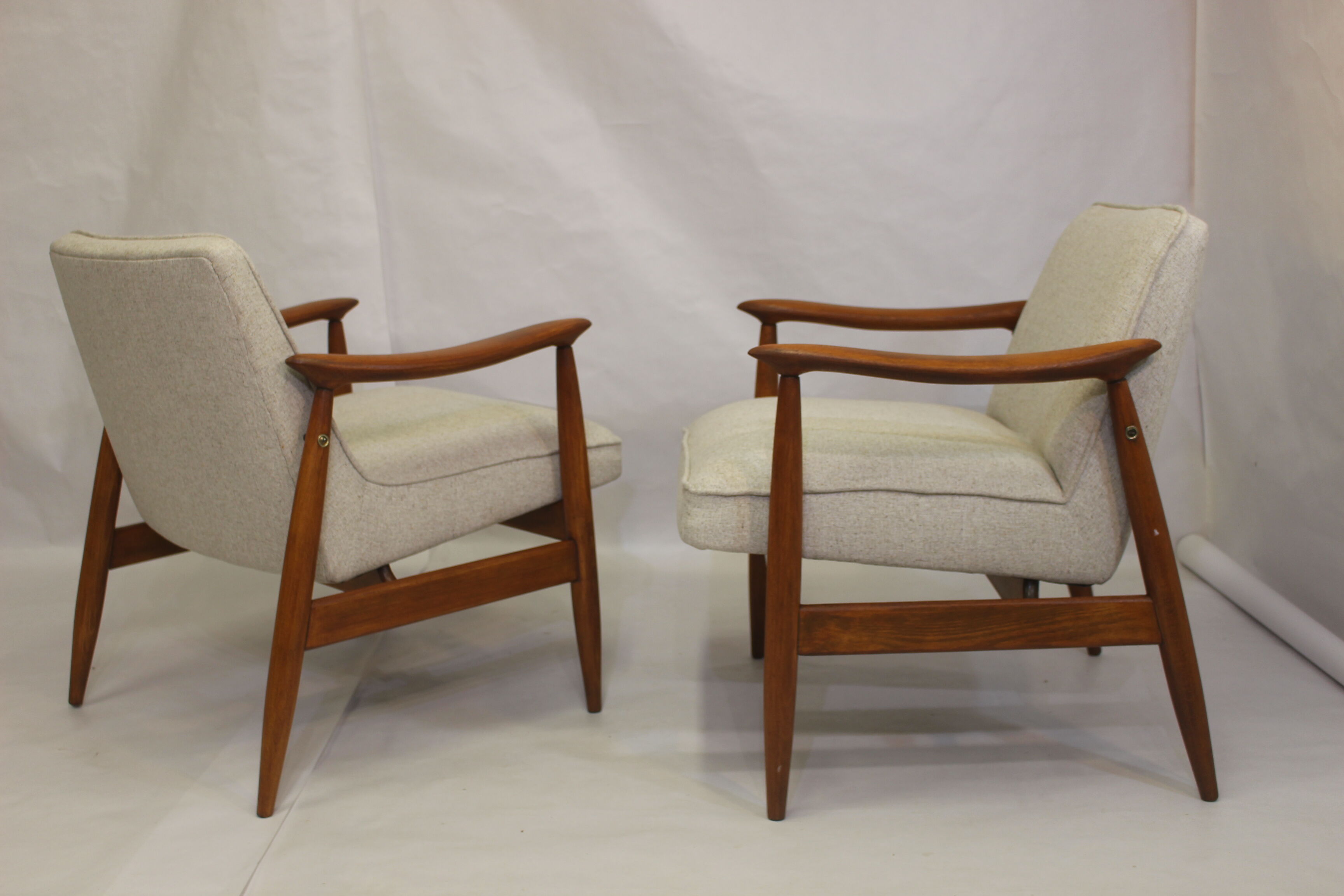 Pair of chairs GFM-87 Juliusz Kedziorek 1960.