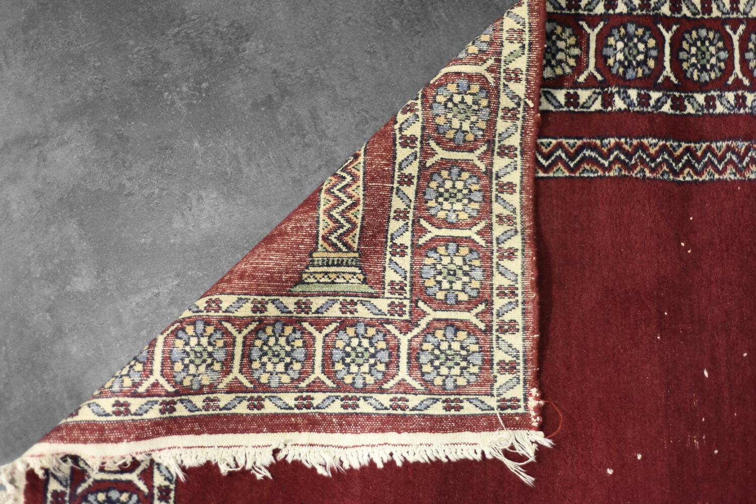 Vintage Hand-Woven Oriental Pakistani Mihrab Prayer Rug, 1960s