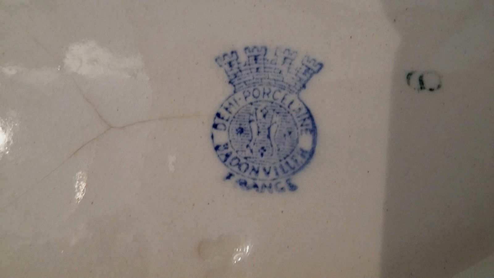 Red roses demi-porcelaine Badonviller plate