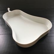 Plat a four blanc forme poire