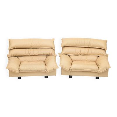 Duo de fauteuils en cuir par Bernard Massot, 1970