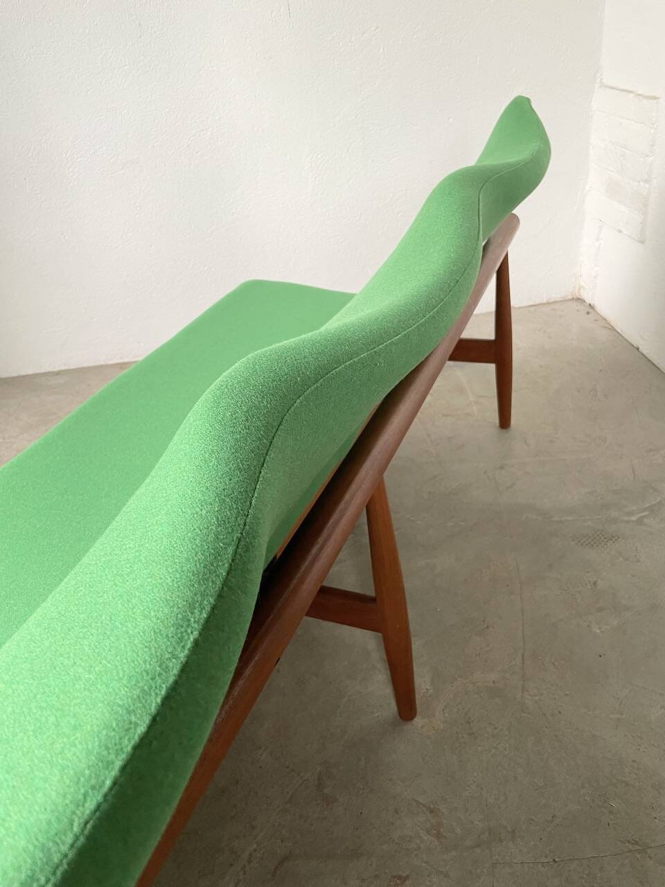 Finn Juhl three-seater bench “Japan” model France & Son