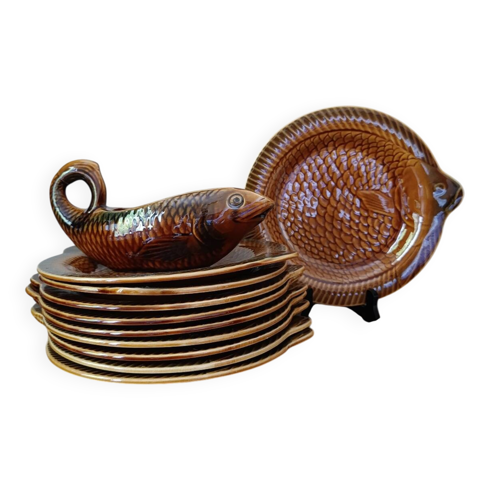 Fish-shaped plates and zoomorphic gravy boat, Sarreguemines earthenware
