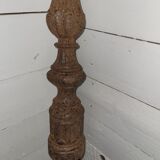 Ancien départ d'escalier ou poteau en fonte