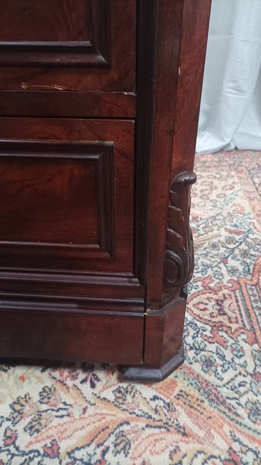 Large mahogany chest of drawers with 8 drawers from the Napoleonic III period.
