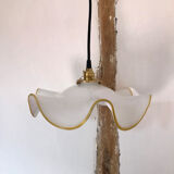 White and yellow opaline suspension
