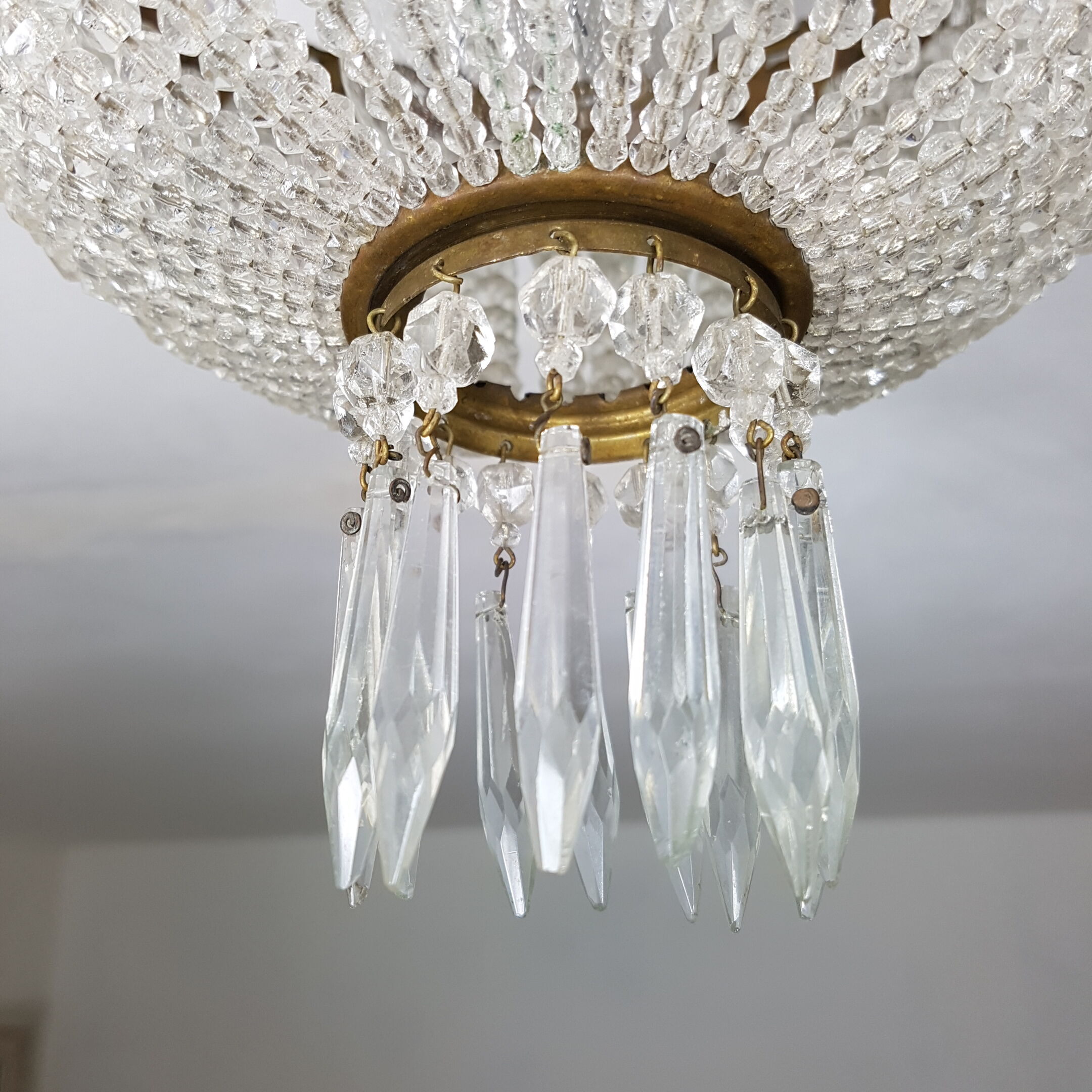 Ceiling light trash pearls and Crystal pendants