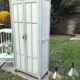Armoire parisienne verte à panneaux vintage 1940/1950