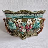 Onnaing planter in Majolica floral pattern with strawberry-shaped accents - France 1900