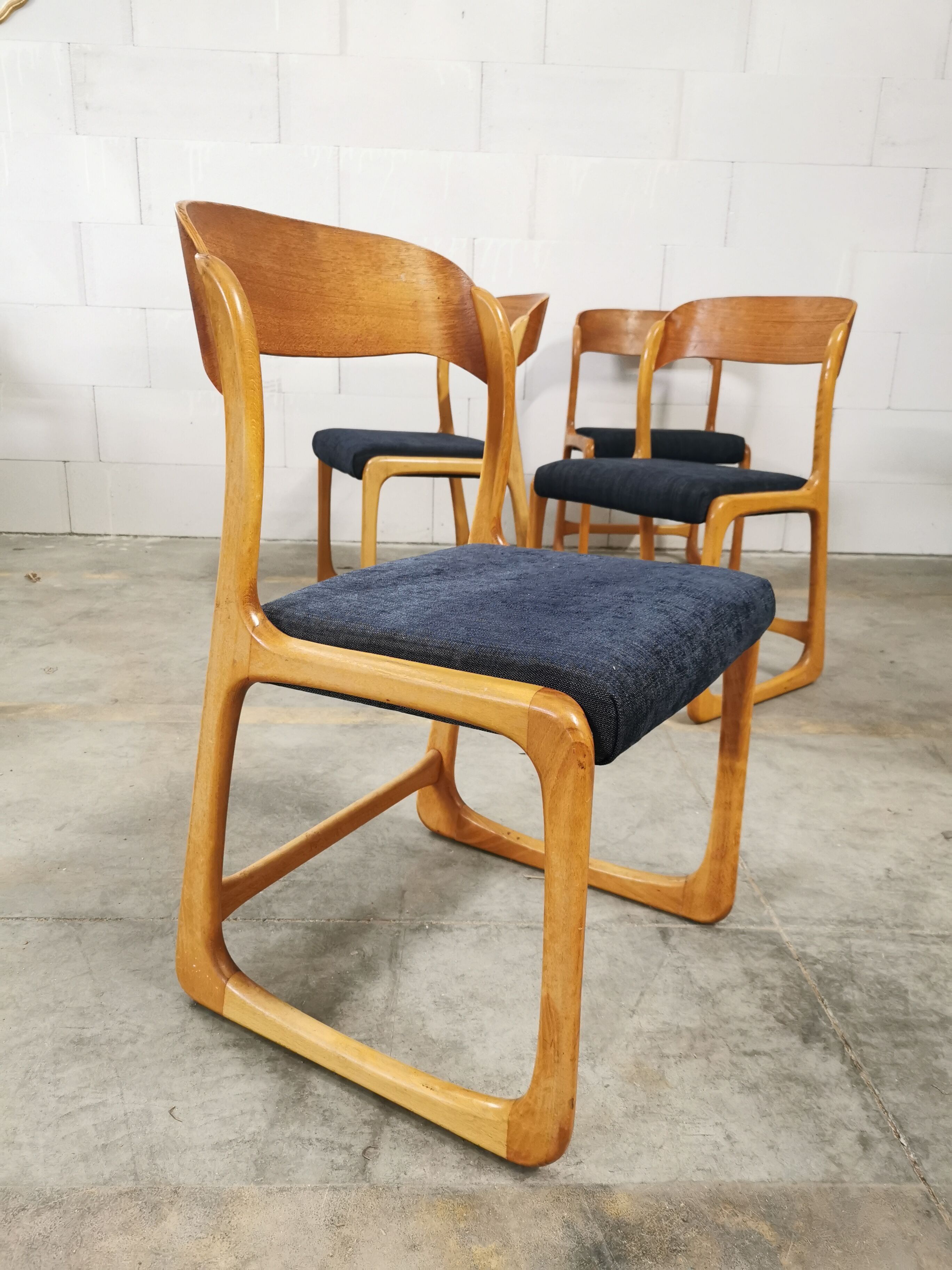 Lot de 4 chaises Baumann Traineau retapissées