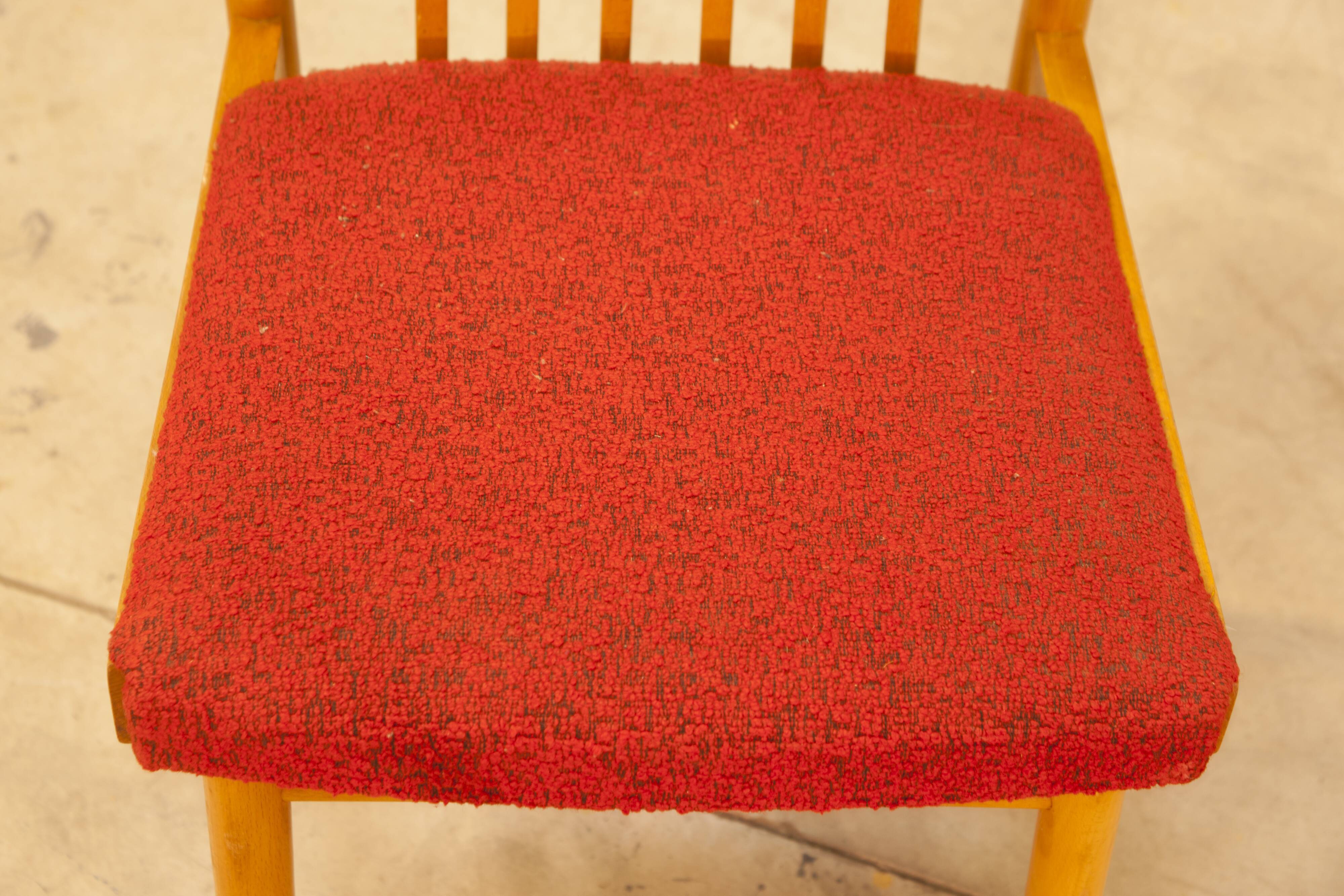 Set of 5 wooden chairs and red fabric