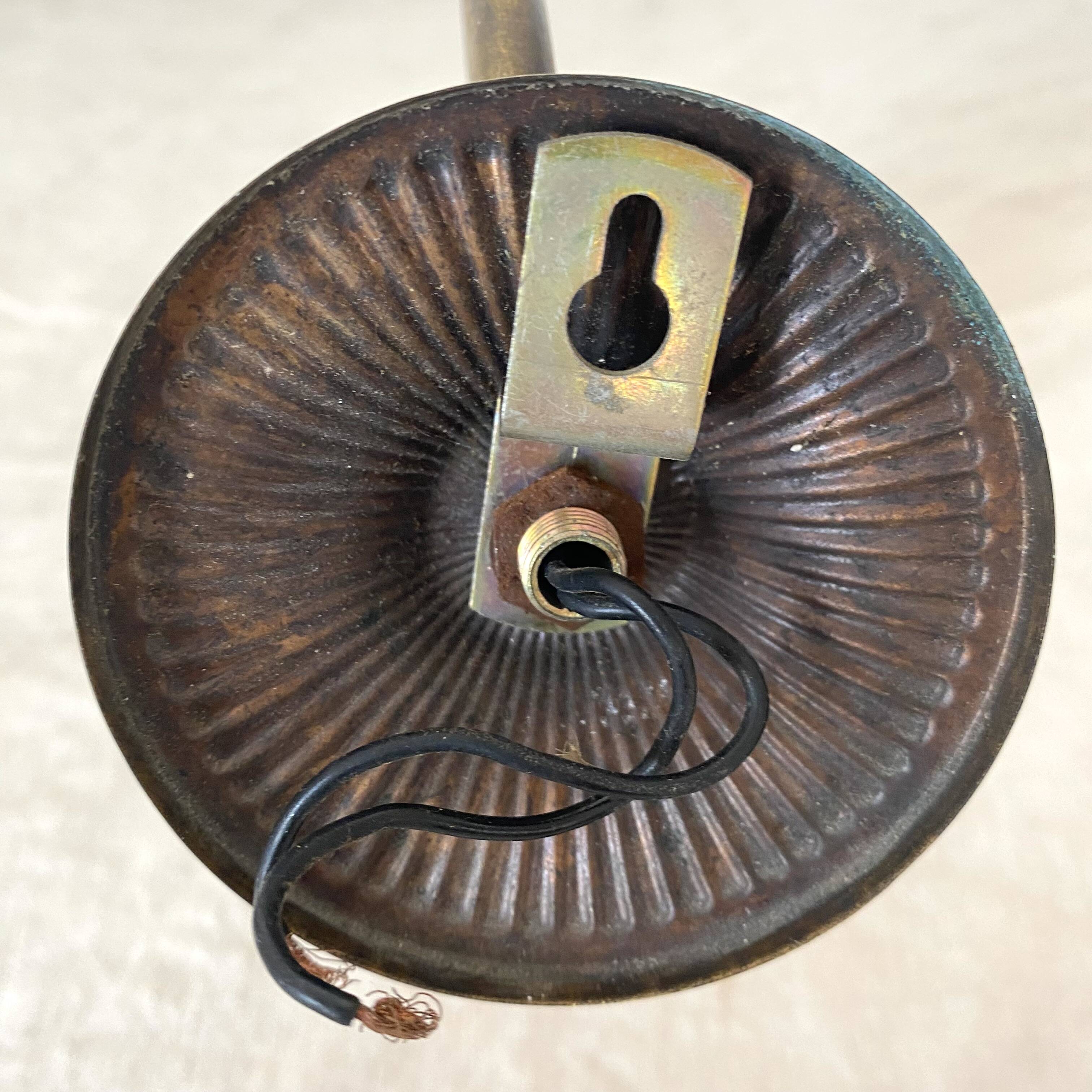 Wall lamp with frosted glass tulip