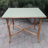 Low end rattan table