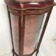 Vitrine galbee style Louis XV