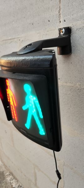 Industrial lamp metal pedestrian crossing a fastener 220 v and leds