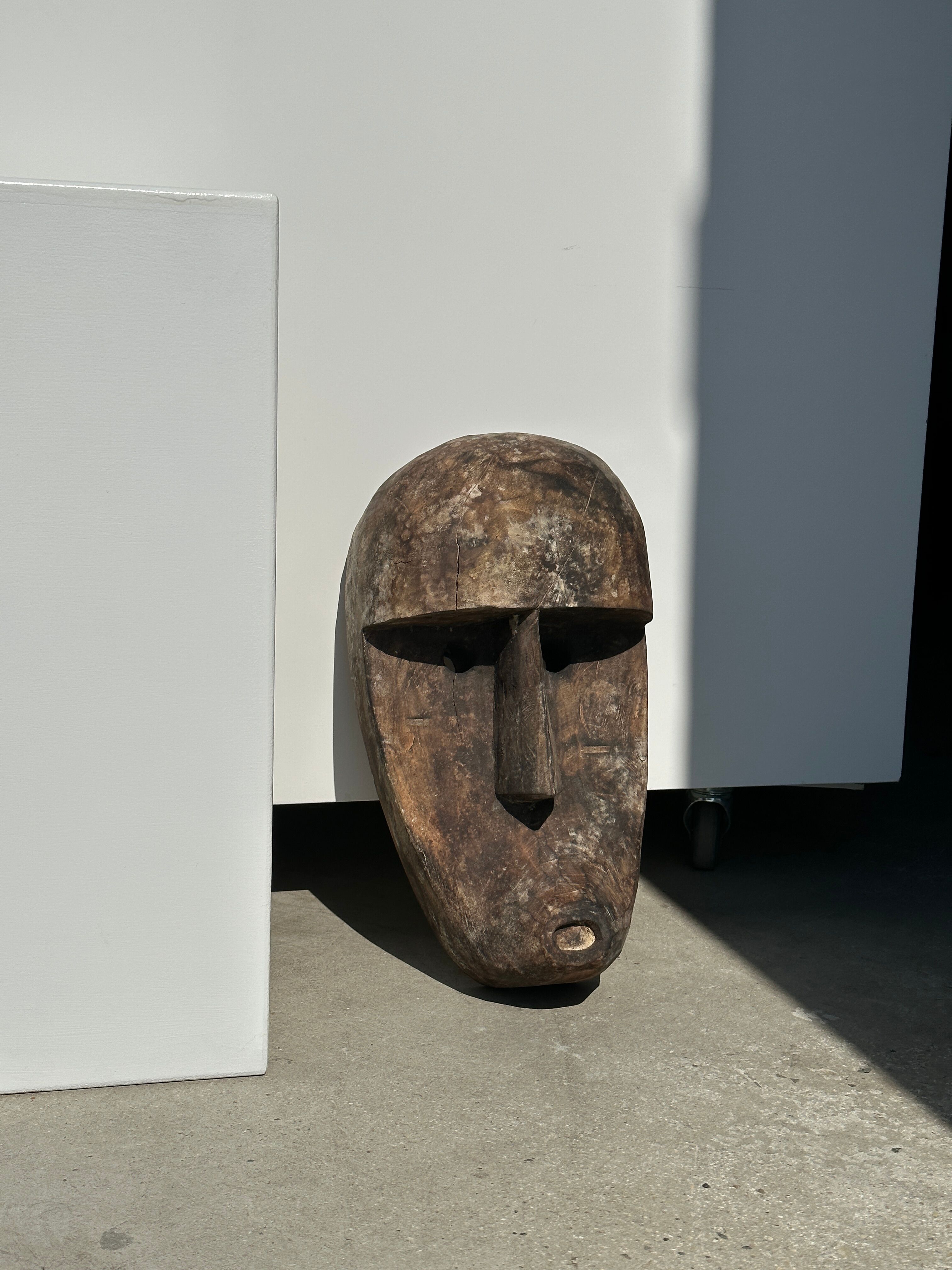Large Timor mask in patinated wood H:50cm (1)