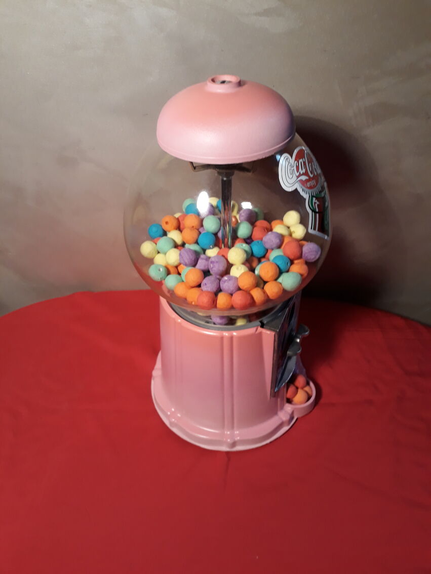 distributeur chewing gum et bonbon style vintage ,80s proche