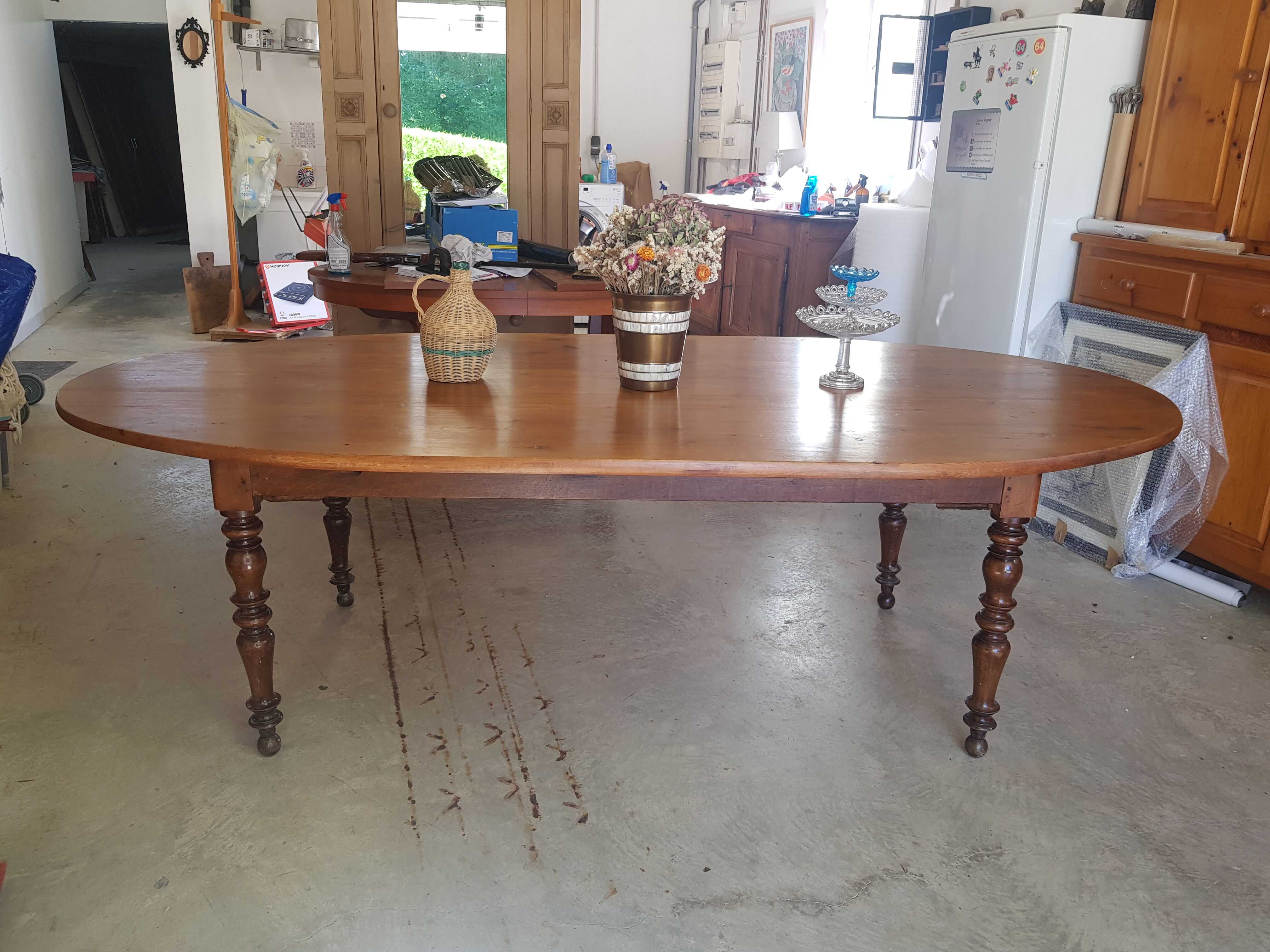 Oval farm table