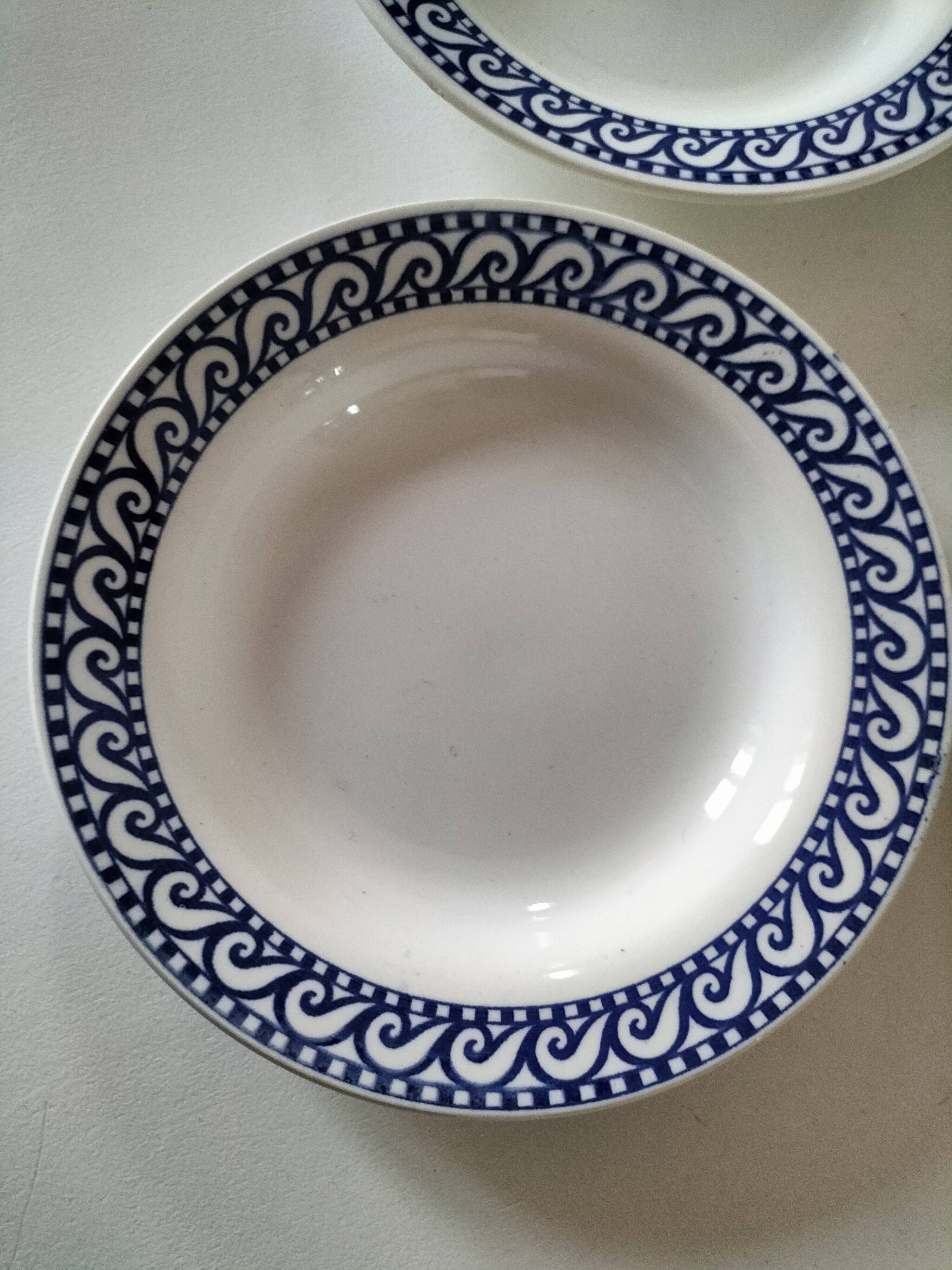 Set of 4 vintage navy blue soup plates
