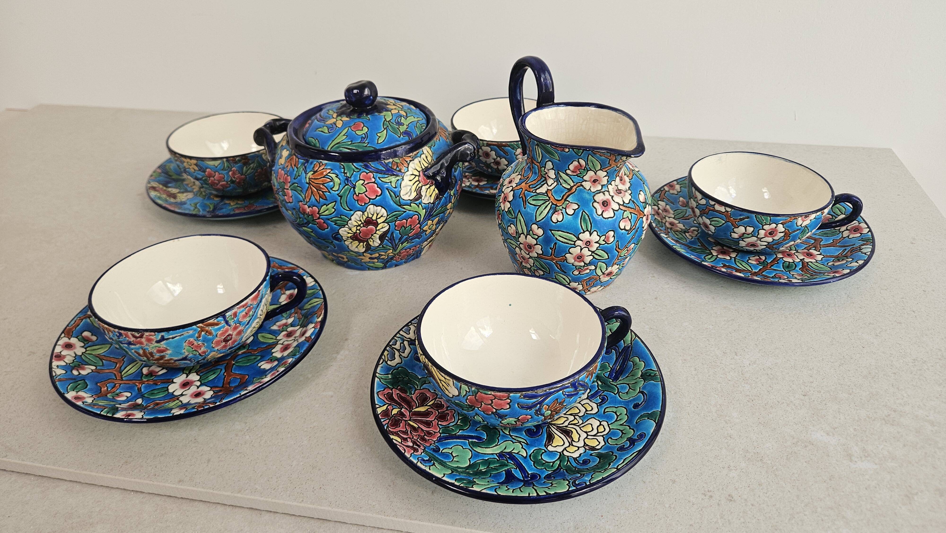 Complete tea/coffee service in Longwy enamel.
