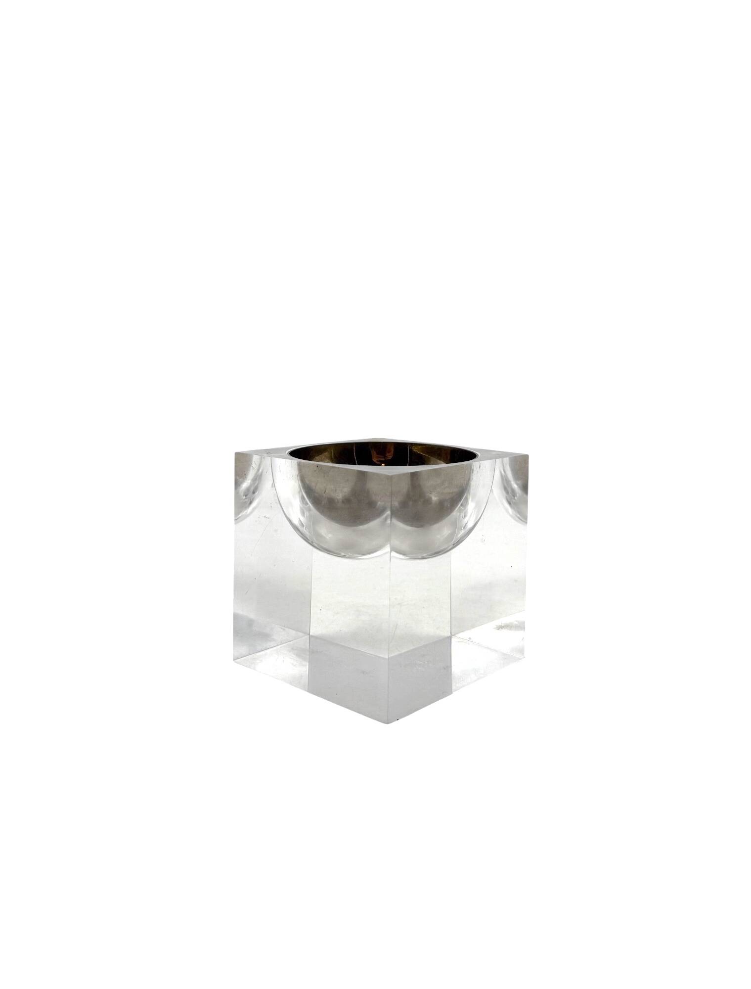 Space age clear lucite ashtray, Italy 1970s