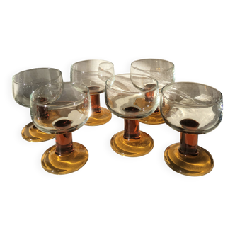 Lot of 9 glasses/cups from the 70s with amber feet
