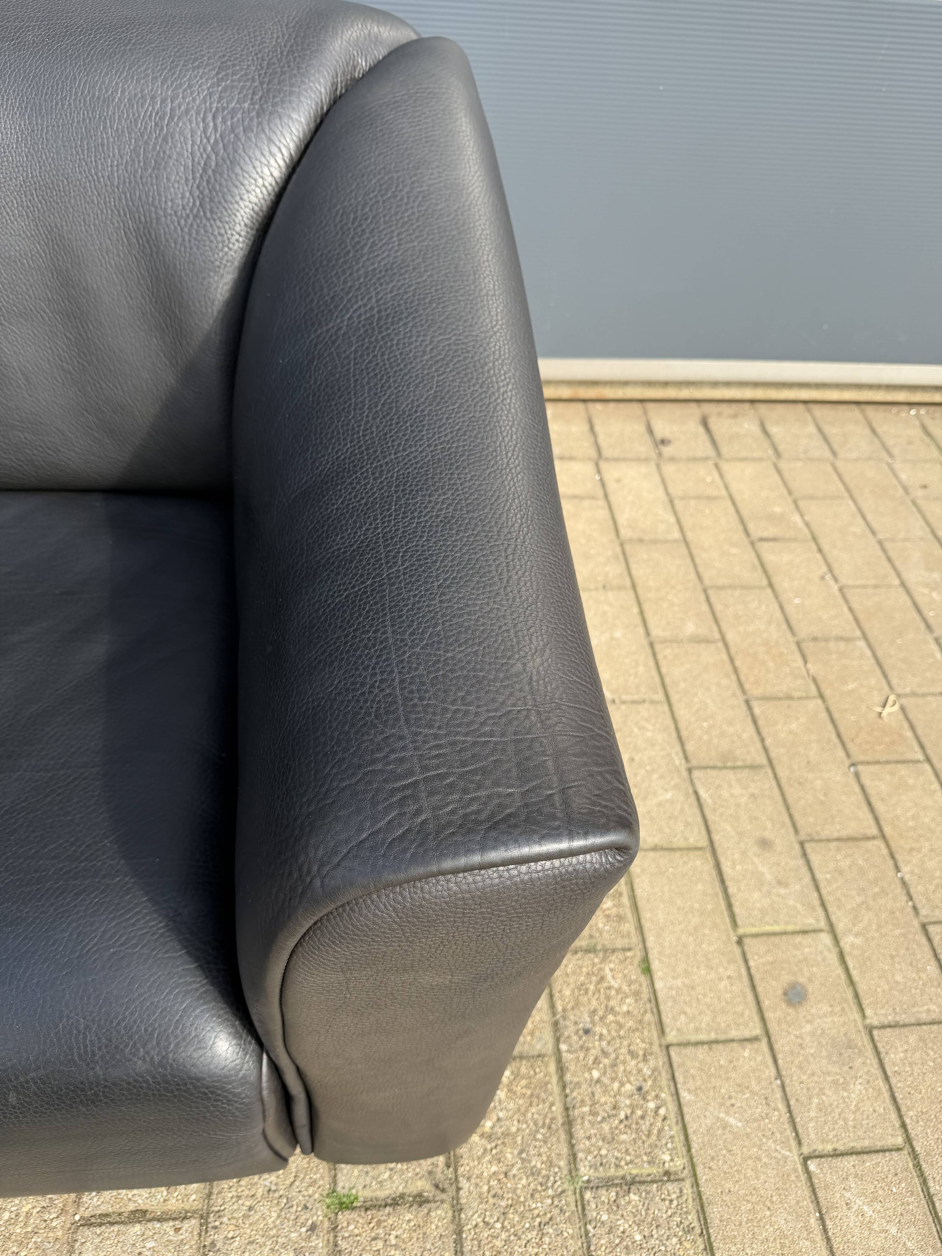 De Sede Ds47 3-seater in buffalo leather NECK 5 mm black leather