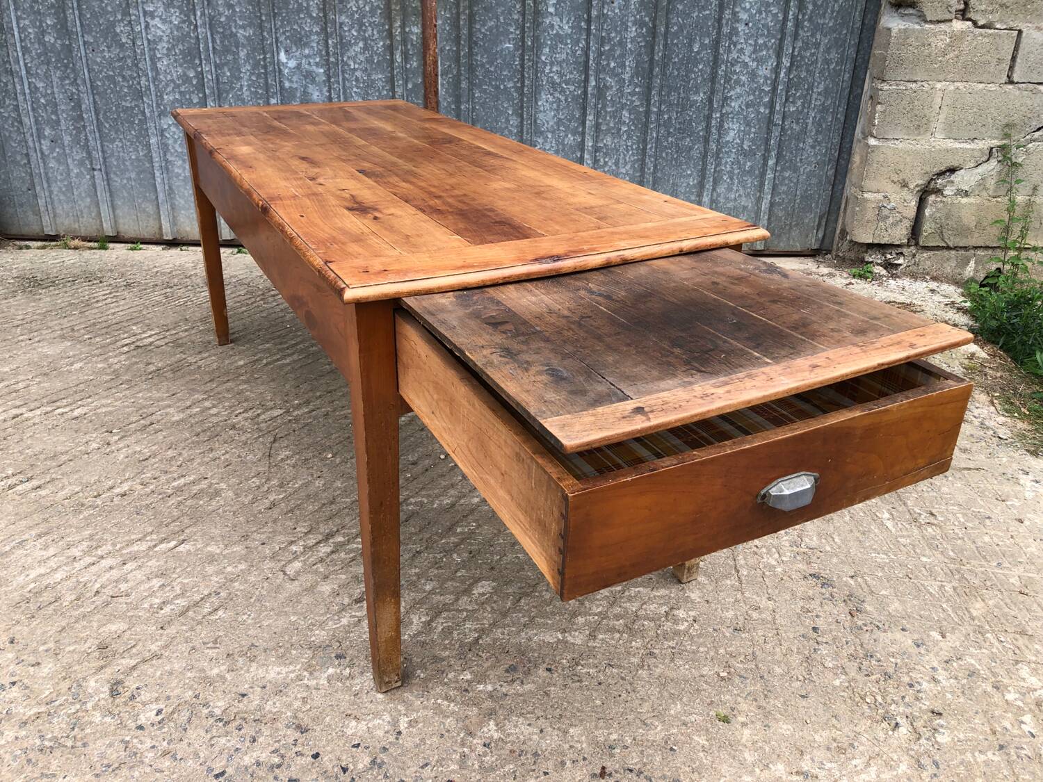 Antique cherry farmhouse table with 2 drawers and 1 pull-out