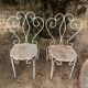 Salon de jardin blanc en fer forgé 2 chaises de jardin +  1 table