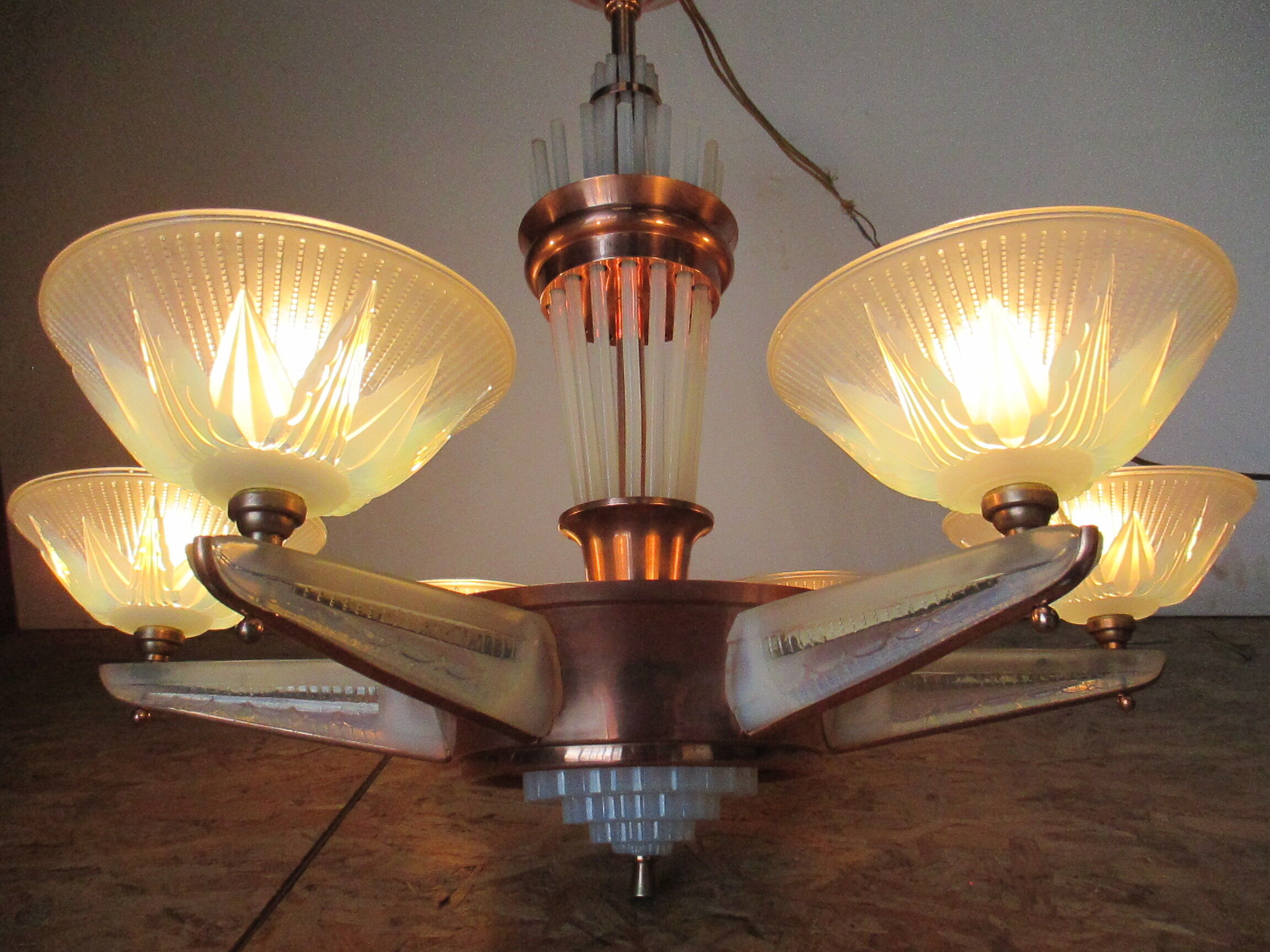 Chandelier Art Deco Petitot glassware ezan
