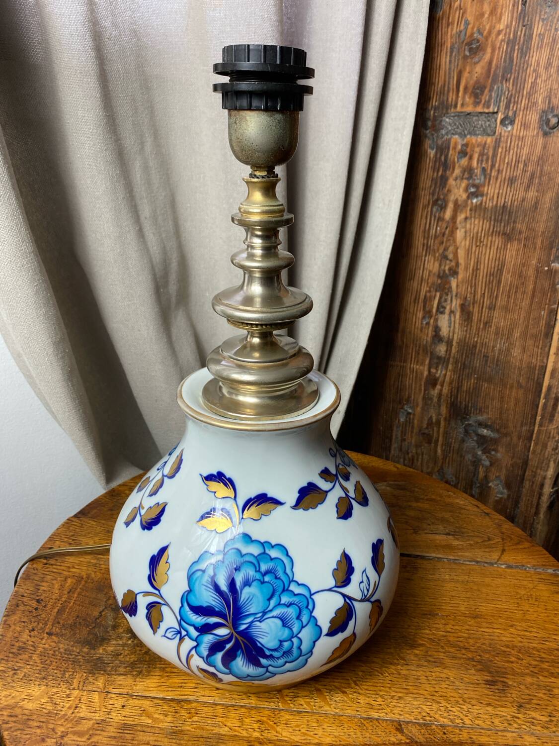 Guila Mangani lamp in porcelain