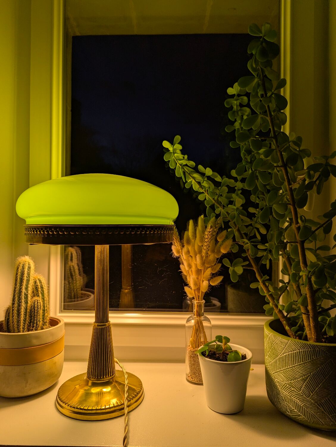 Antique Second Empire Napoleon III table lamp, 1870, brass and opaline glass