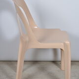 Chaise monobloc d'Henry Massonnet