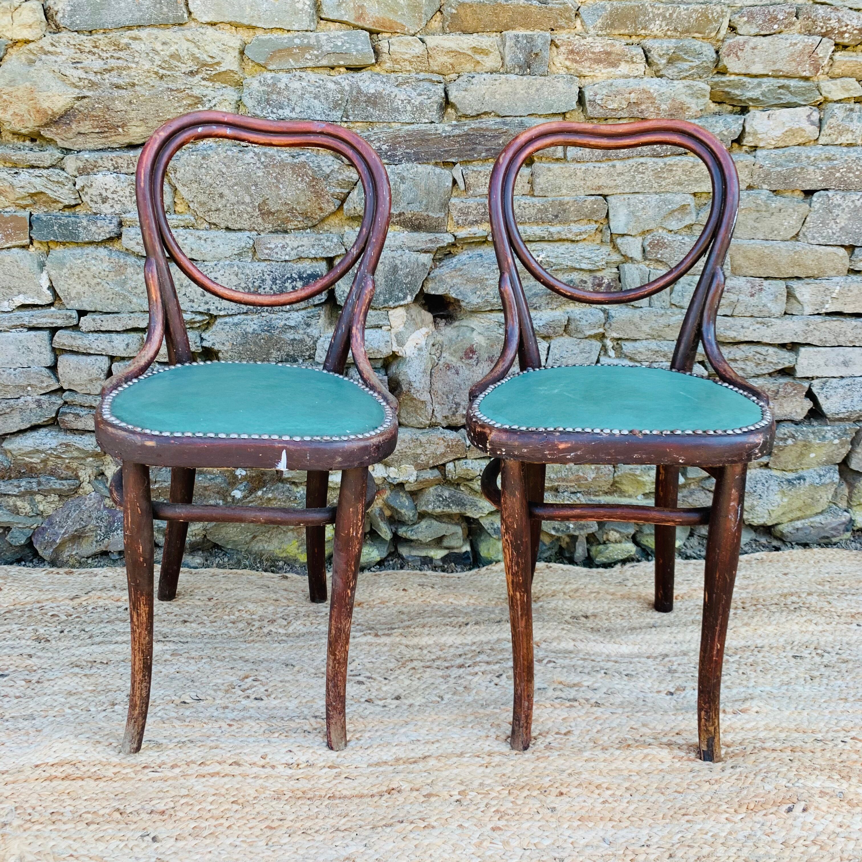 Pair of chairs Thonet n°28 model heart late nineteenth